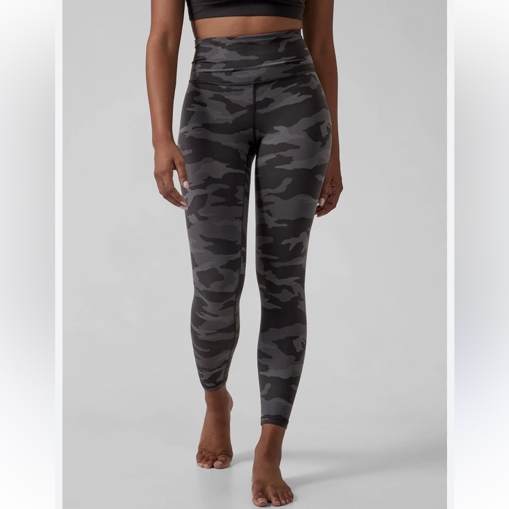 Athleta Ultimate 7/8 Tight Black Camo Leggings‎ Womens 1X Pockets